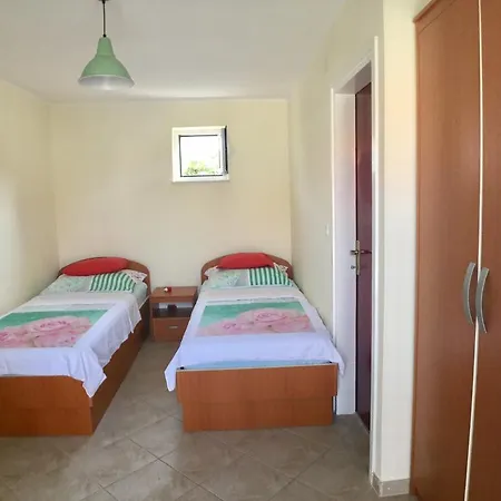 Green House Holiday home Zaboric